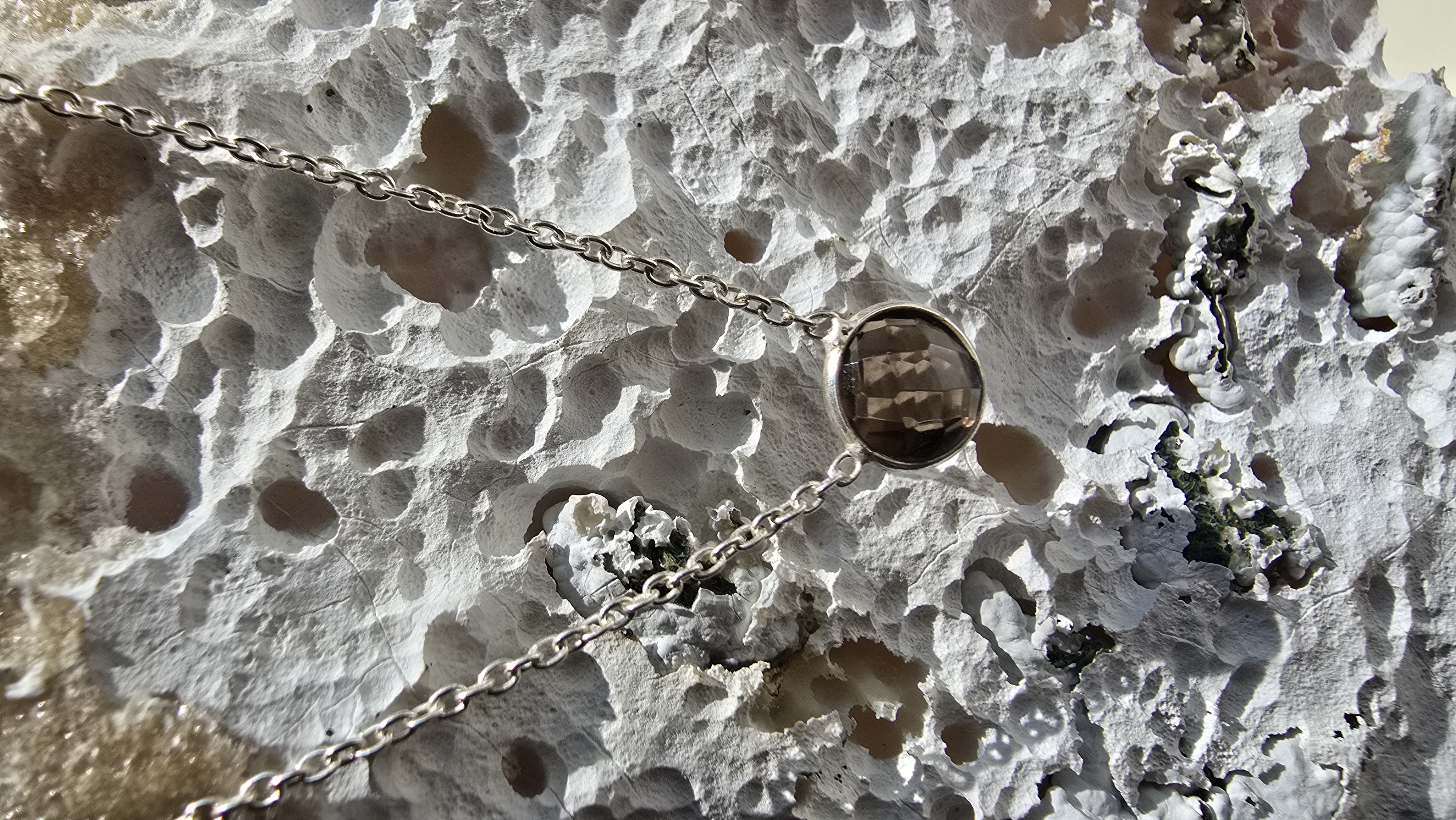 Edelsteen zilver ketting Rookkwarts rond