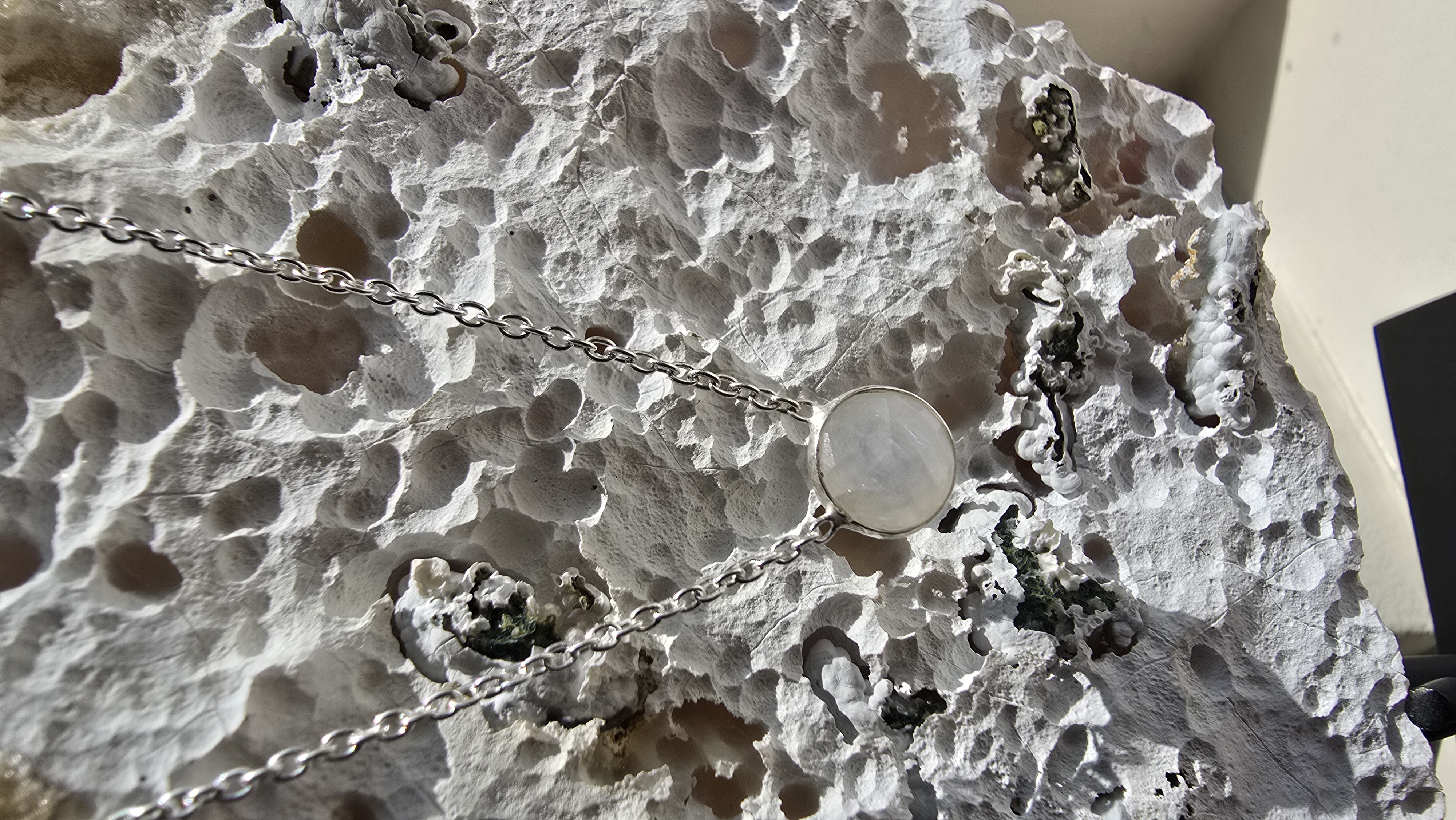 Edelsteen zilver ketting Maansteen rond