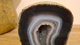 Agaat geode staand No. 16