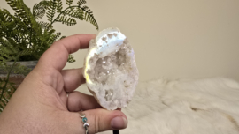 Angel Aura Geode op standaard