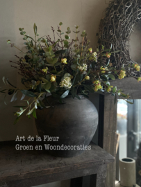 Boeket Div soorten kunst Eucalyptus en Olijf  en Esdoorn excl pot