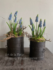 Metalen potje S met kunst blauwe Druifjes