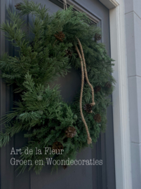 Kunst Kerstkrans div soorten 50 a 60 cm doorsnede met touw