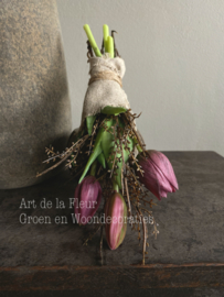 Klein toefje met  kunst Tulpjes en kunst Gagel