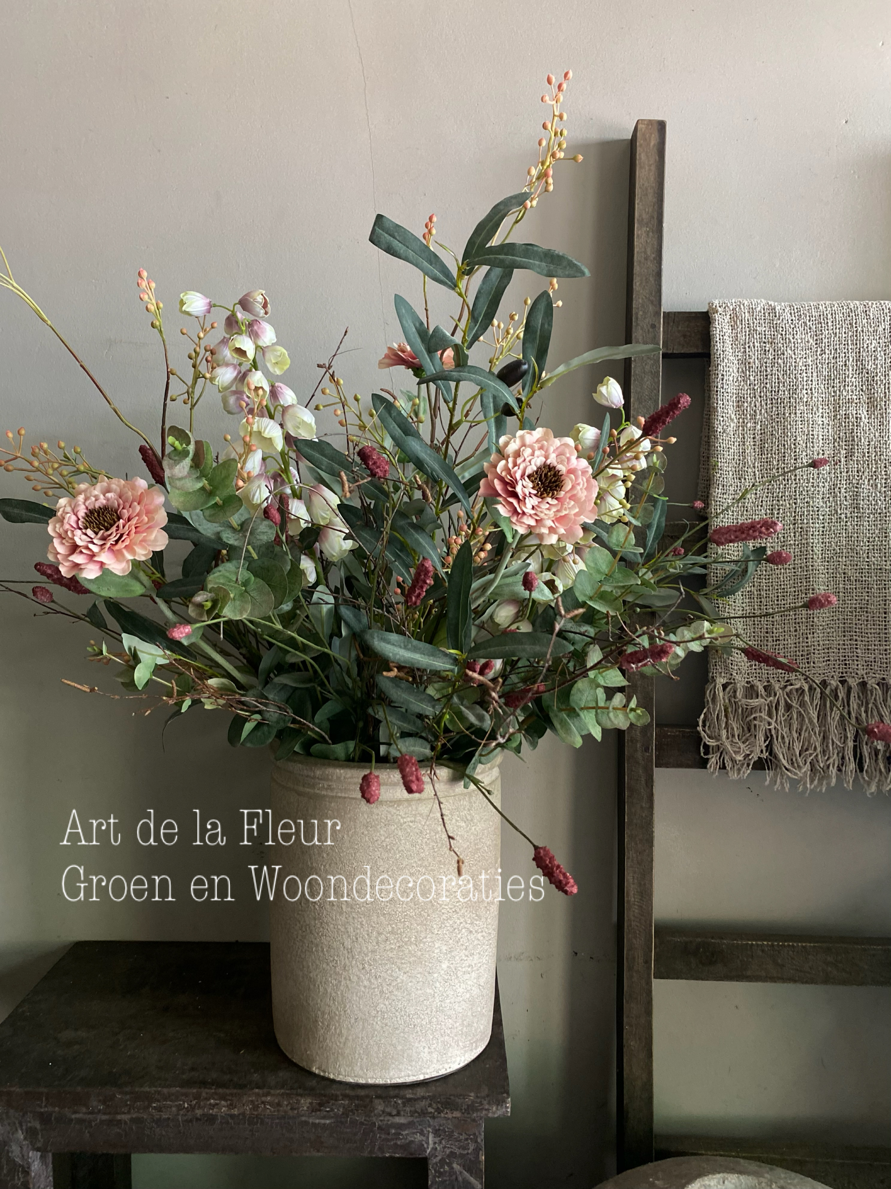 Zomers kunst boeket met Zinnia