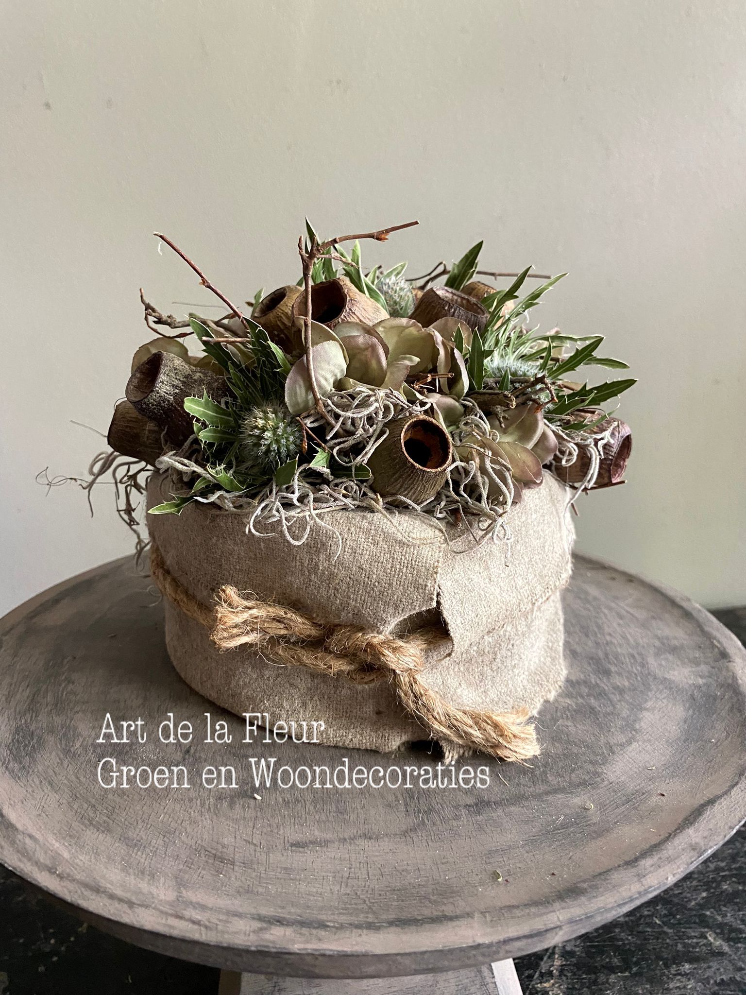 Taartje | met kunst Hortensia en echte witte Disteltjes 20 cm