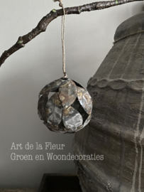 PTMD Xmas leavie grey iron ball open hanger S