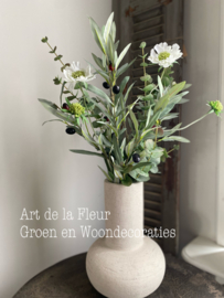 Boeket kunst Olijf | Eucalyptus | Scabiosa Excl vaas