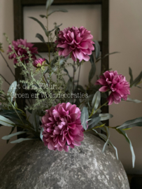 Subtiel kunstboeket met Dahlia’s