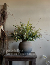 Boeket kunst met o.a. Olijf , Eucalyptus en Wilde Asparagus excl vaas