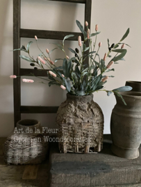 Subtiel samen gebonden takken Olijf en Roze Pimpernel