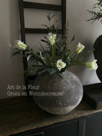 Luchtig kunst boeket met vijf witte papegaai Tulpen