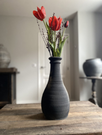 Drie prachtige real touch Tulpen Rood met Gagel