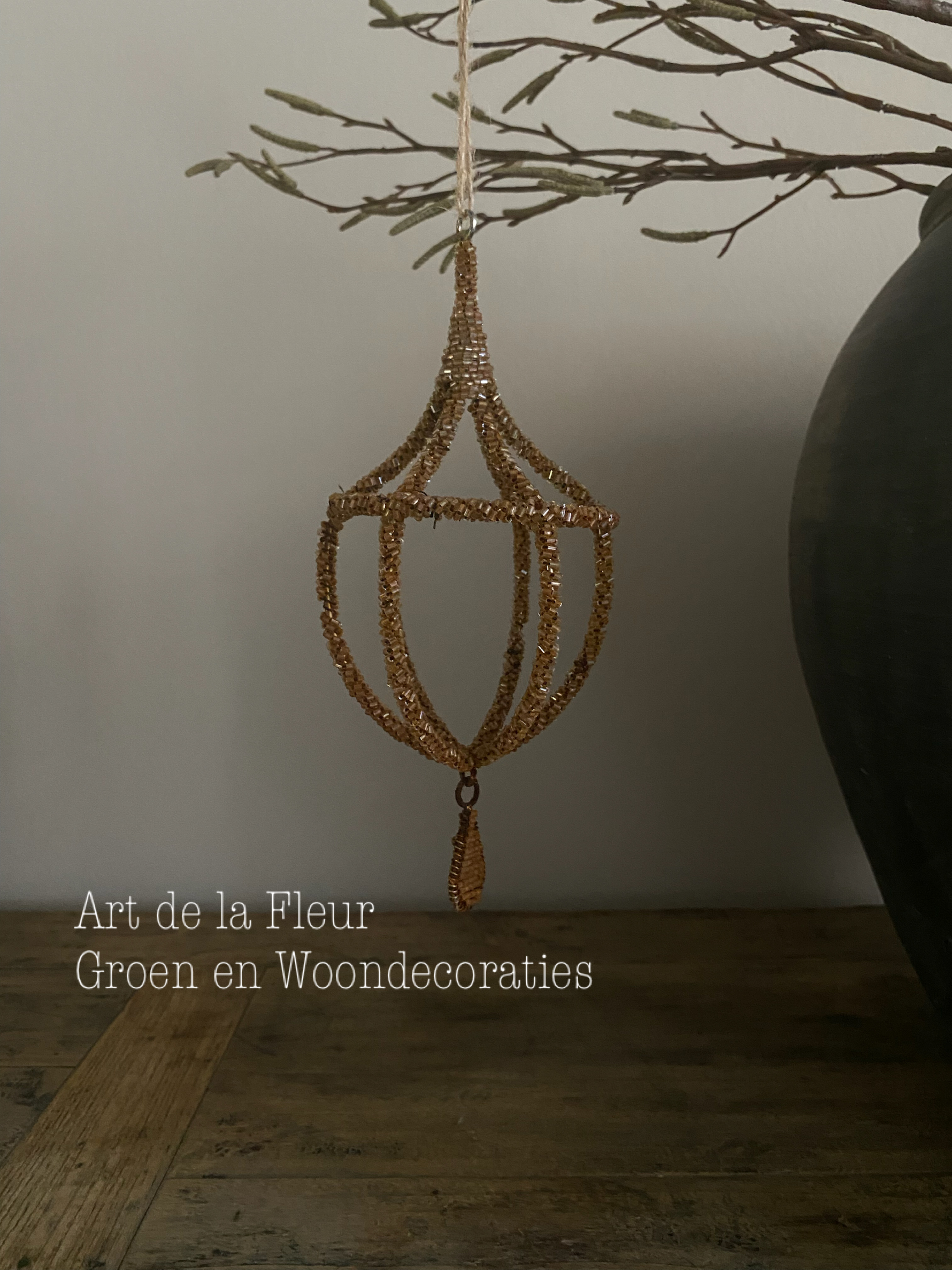 Hanger van kraaltjes roest
