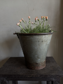 Oud uitziende emmer  G 28 x 28