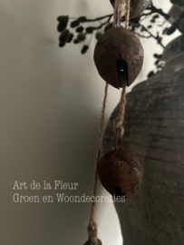 Touw met roest klokjes m