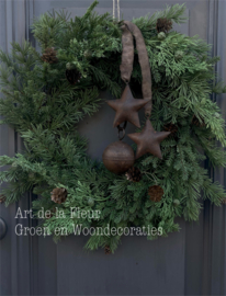 Kunst Kerstkrans div soorten 50 a 60 cm doorsnede met sterren en bal