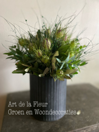 Boeketje Nigella met div soorten groen incl pot