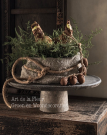 Taartje | Met shabby doek en 3 Amaryllis bollen 15 cm en slingertje Eikeltjes