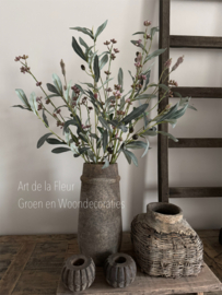 Basis kunst boeket Olijf , Ptilotus en Eucalyptus bes
