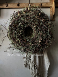 Krans ong 45 a 50 cm met kunst Tillantia , Berk en Eucalyptus Bells