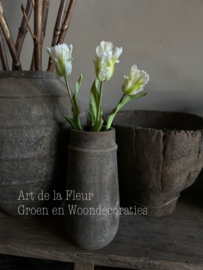 Drie witte real touch Tulpen