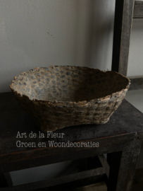 Oud leem mandje ong 26 x 10 cm excl inhoud