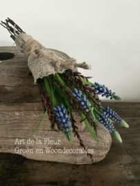 Toefje met Gagel , doek en 5 kunst blauwe Druifjes