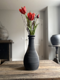 Drie prachtige real touch Tulpen Rood met Gagel