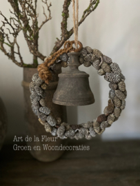 Natuurlijk kransje met houten klok