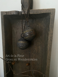 Houten | metaal beslag bal aan touw