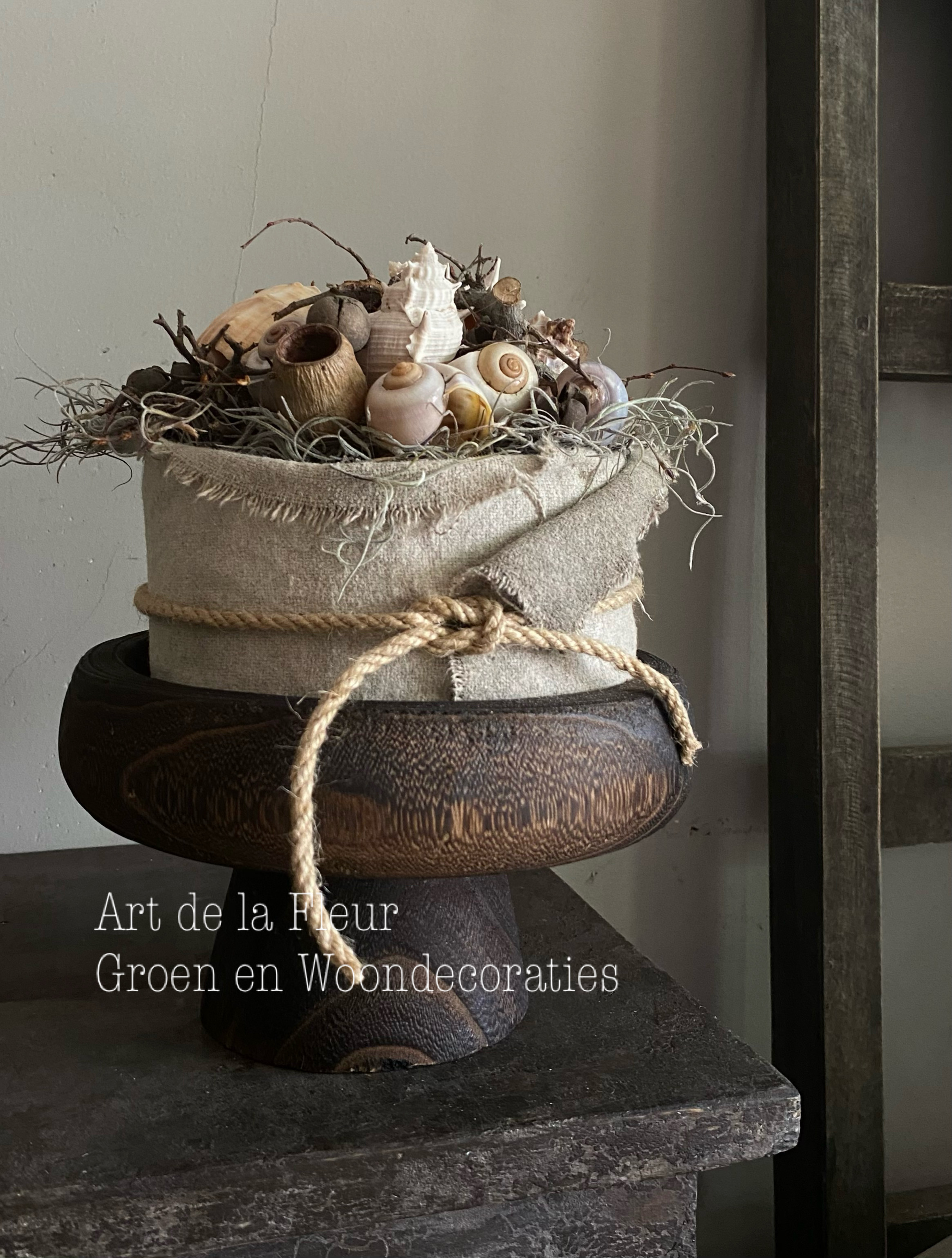 Houten plateau tje incl schelpen taartje ( 15 cm doorsnede )