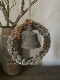 Natuurlijk kransje met houten klok