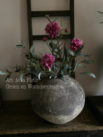 Subtiel kunstboeket met Dahlia’s