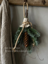Kunst kerst toefje met roestige dennenappel