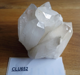 Bergkristal cluster 652 gram