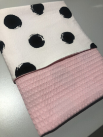 Wiegdeken stip met roze wafel  60x75 cm