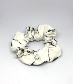 Scrunchie marble wit/zwart Maat M