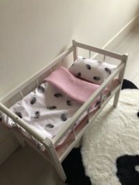 Poppendekentje veer met roze wafel