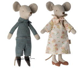 Maileg grandma and grandpa mice in cigarbox