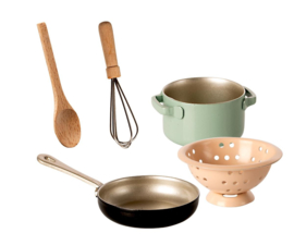 Maileg Miniature cooking set