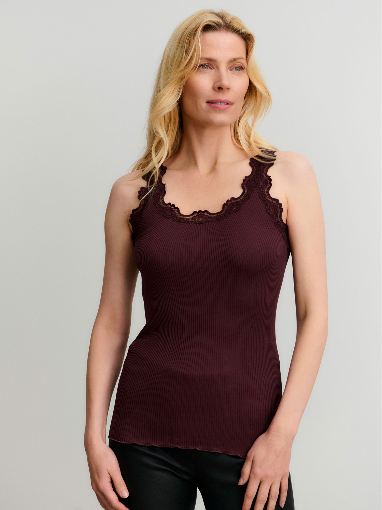 Rosemunde RWBabette SL U-neck Long Lace Top Fudge