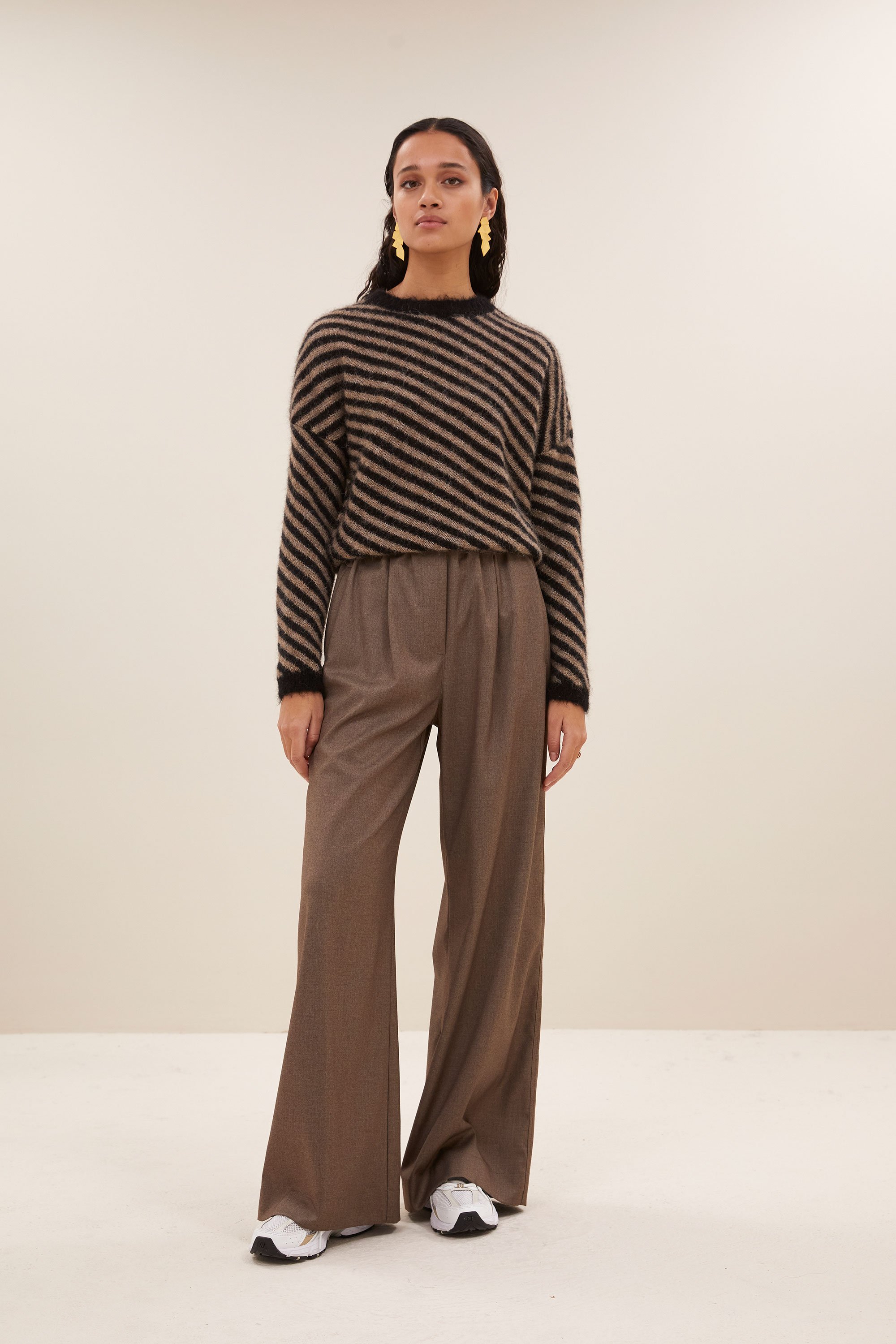 By Bar diagonal natural pullover biscuit