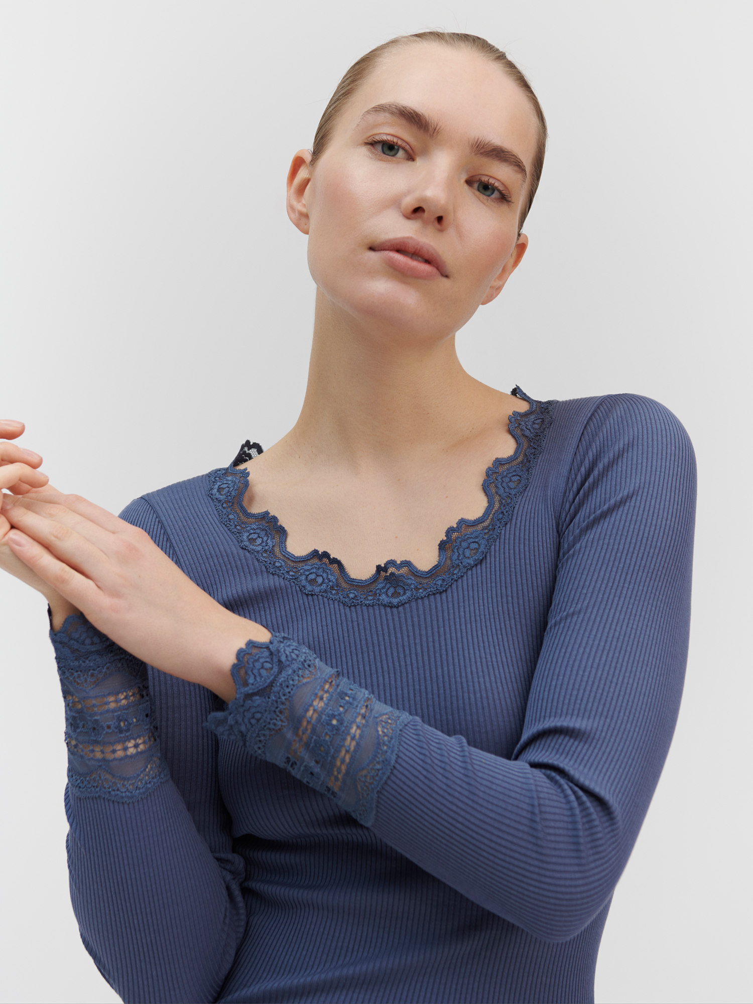 Rosemunde silk t-shirt with lace true navy