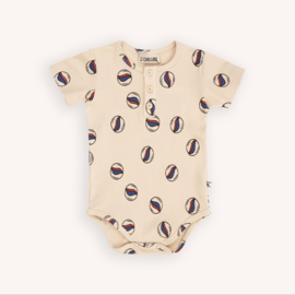 CarlijnQ marbles bodysuit short sleeve with 3 buttons