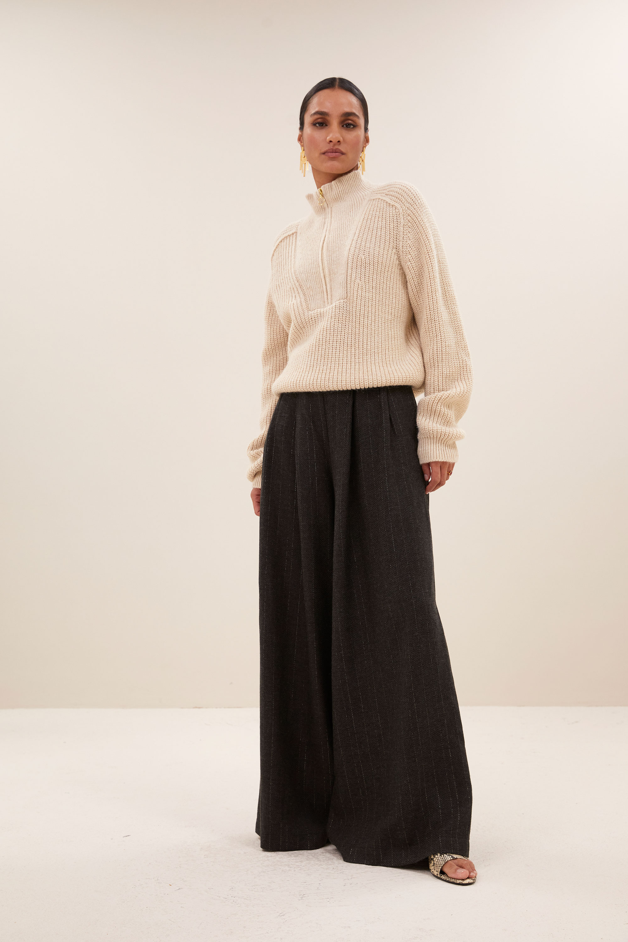 By Bar belle pullover sand