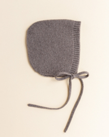 Hvid bonnet dolly otter