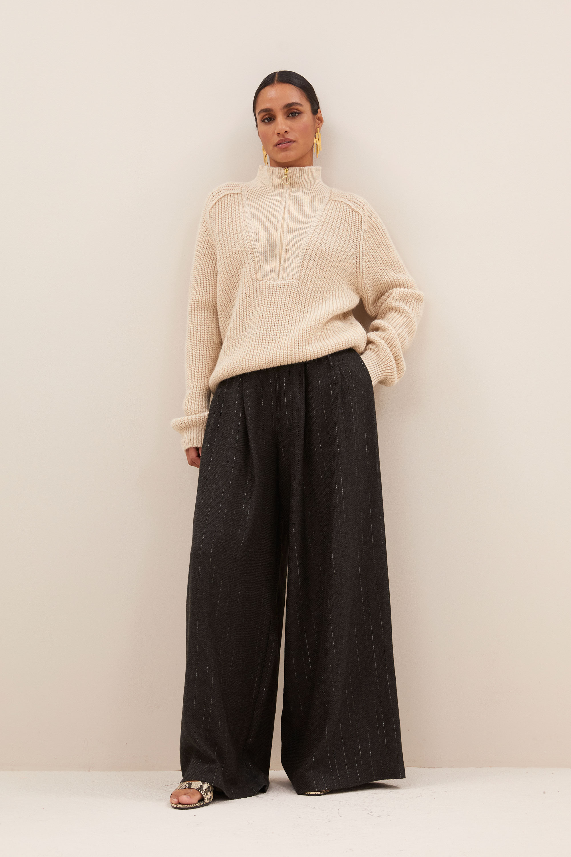 By Bar belle pullover sand