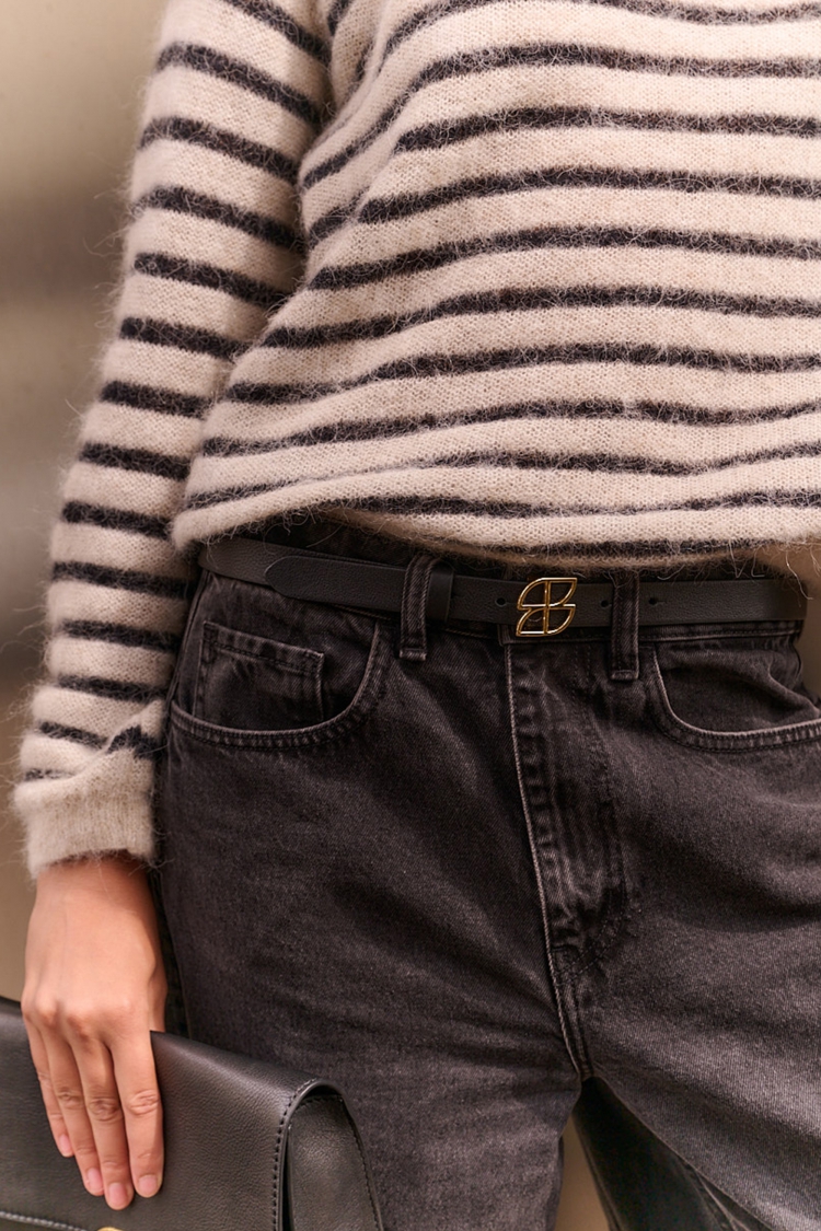 By Bar buckle logo belt  black