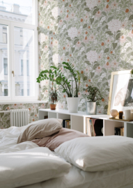 Robin Pieterse floral wallpaper summer's bloom light green